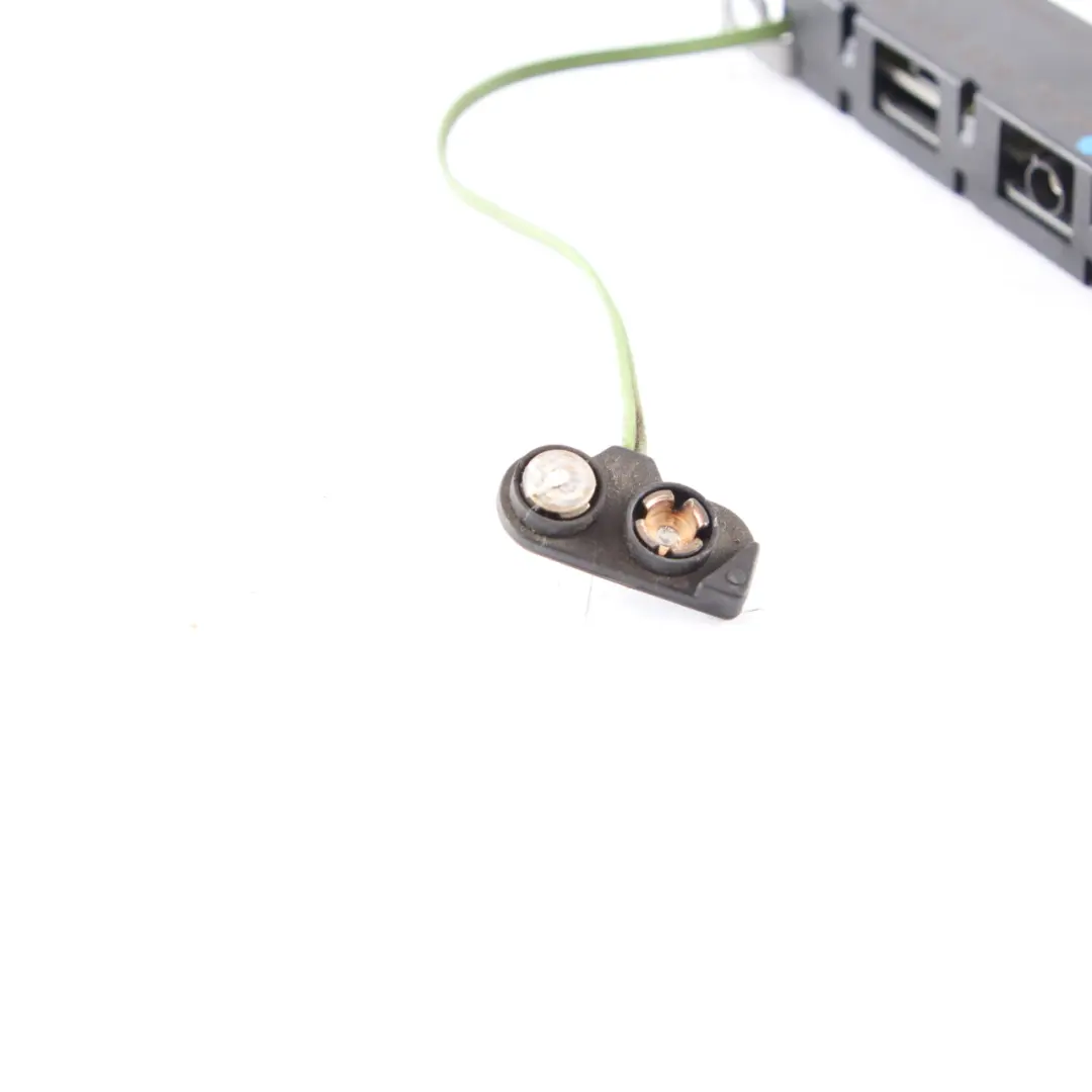  Mercedes-Benz Vito Viano W639 Antena Amplificador A6398200089 - SKU A6398202389 - Número de pieza A6398202389