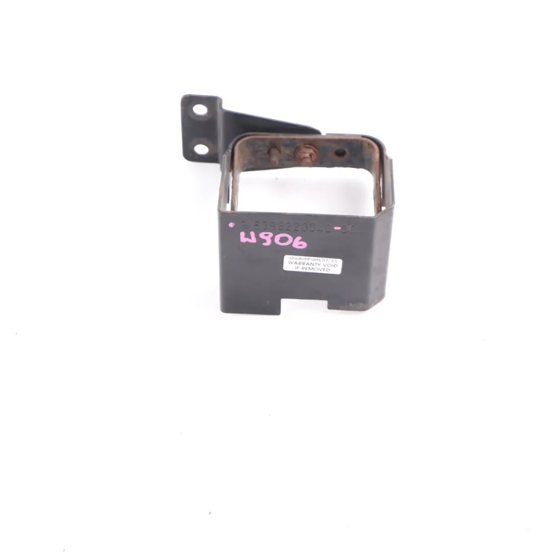 Staffa Allarme Mercedes W639 W906 Supporto Sirena Antifurto per con numero di parte A6398220040 Staffa Allarme Mercedes W639 W906 Supporto Sirena Antifurto - SKU A6398220040 - Numero di parte A6398220040