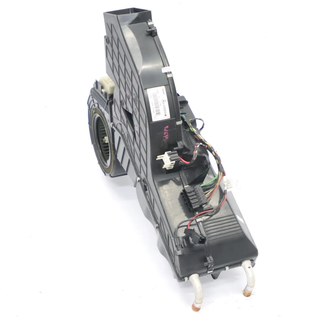 Blower Mercedes Vito W639 Heater Blower Rear Fan Housing Motor to with Part number A6398300161 Blower Mercedes Vito W639 Heater Blower Rear Fan Housing Motor - SKU A6398300161 - Part number A6398300161
