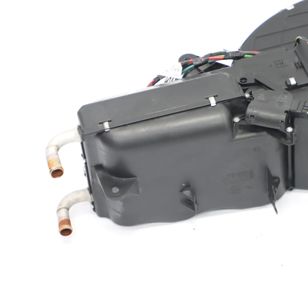 Soplador Motor Carcasa Ventilador Trasero Mercedes Vito W639 para con número de pieza A6398300161 Soplador Motor Carcasa Ventilador Trasero Mercedes Vito W639 - SKU A6398300161 - Número de pieza A6398300161