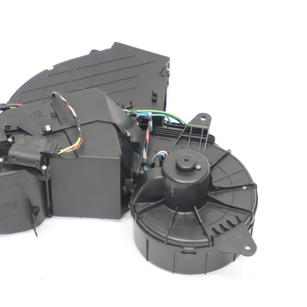  Soufflerie Mercedes Vito W639 Chauffage Ventilateur arrière Moteur - SKU A6398300161 - Numéro de pièce A6398300161