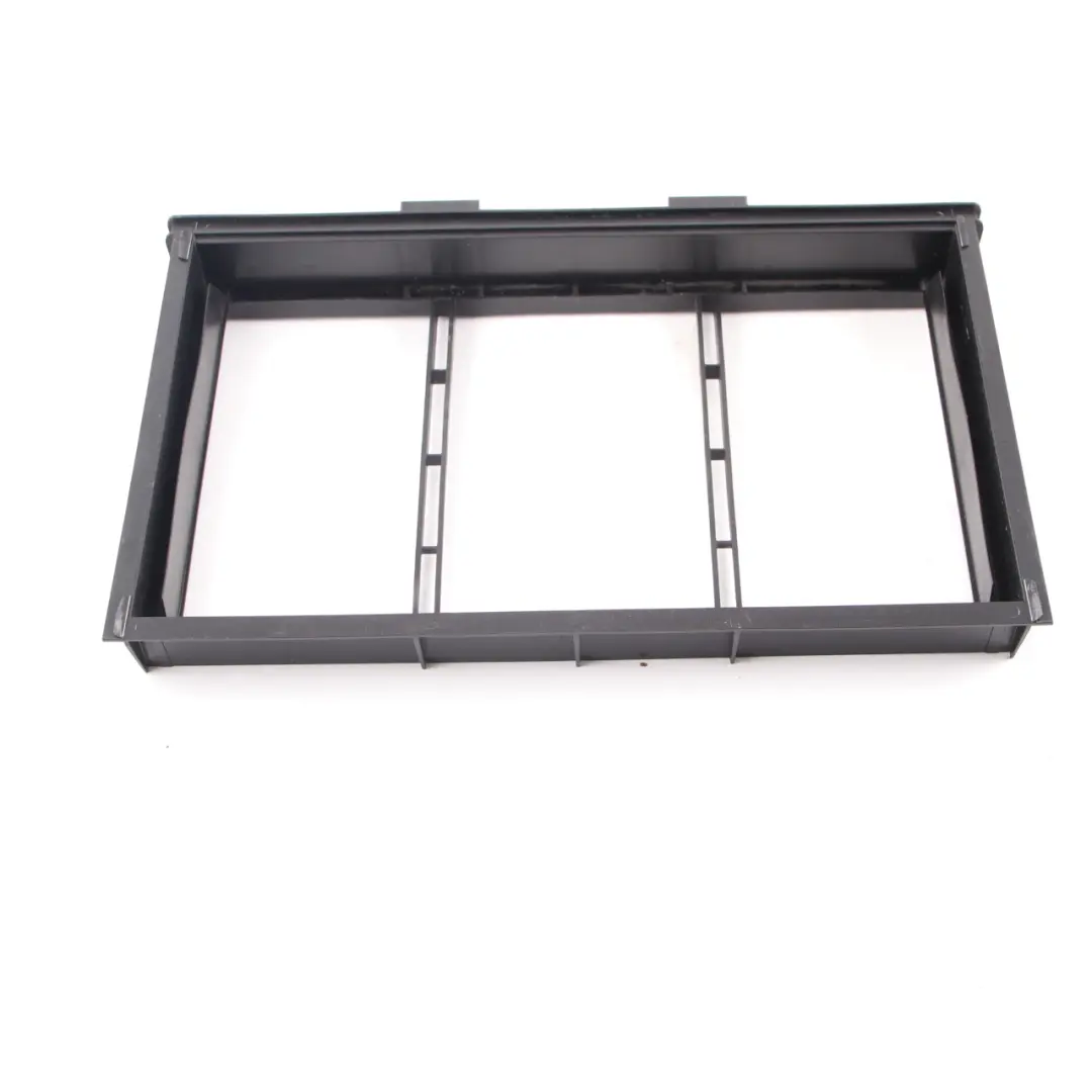 Filtro aria Alloggiamento Copertura Telaio per Mercedes Vito W639 con numero di parte A6398300165 Mercedes Vito W639 Filtro aria Alloggiamento Copertura Telaio - SKU A6398300165 - Numero di parte A6398300165