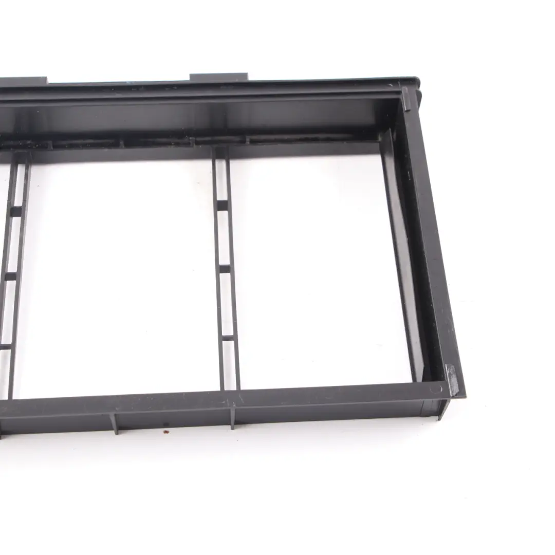 Carcasa del Filtro de Aire Tapa Marco Soporte para Mercedes Vito W639 con número de pieza A6398300165 Mercedes Vito W639 Carcasa del Filtro de Aire Tapa Marco Soporte - SKU A6398300165 - Número de pieza A6398300165