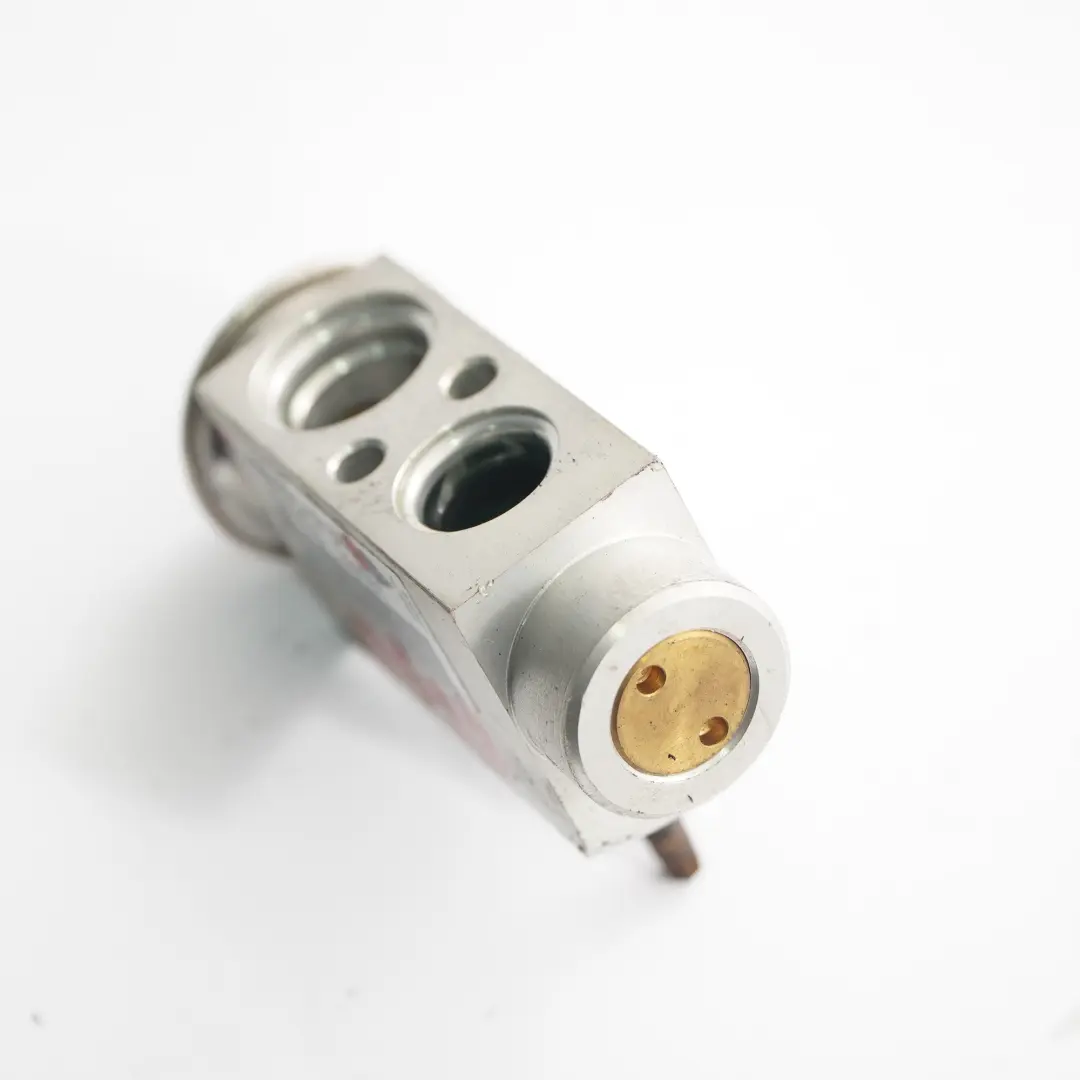 Détendeur Mercedes Vito W639 Climatisation A/C Valve pour à propos du numéro de pièce A6398300384 Détendeur Mercedes Vito W639 Climatisation A/C Valve - SKU A6398300384 - Numéro de pièce A6398300384