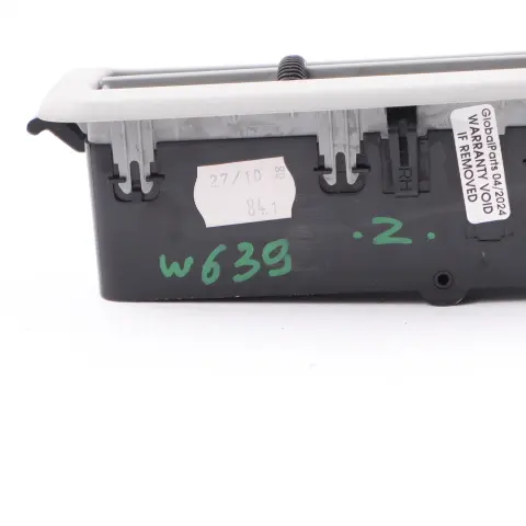 Luftdüse Gitter Vorne Rechts Dach Verkleidung für Mercedes Vito W639 mit Teilenummer A6398300554 Mercedes Vito W639 Luftdüse Gitter Vorne Rechts Dach Verkleidung - SKU A6398300554 - Teilenummer A6398300554