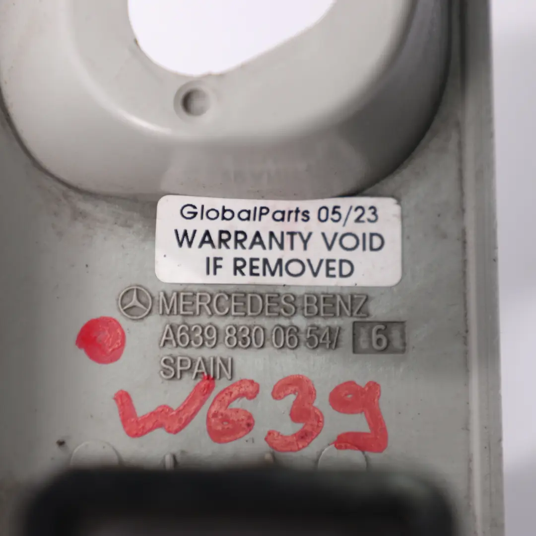 Lüftungsgitter vorne links Dach verkleidung Düse für Mercedes Vito W639 mit Teilenummer A6398300654 Mercedes Vito W639 Lüftungsgitter vorne links Dach verkleidung Düse - SKU A6398300654 - Teilenummer A6398300654