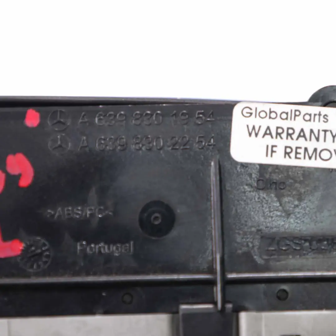 Kratka Nawiewu Lewa Szara do Mercedes Vito W639 o numerze A6398301954 Mercedes Vito W639 Kratka Nawiewu Lewa Szara - SKU A6398301954 - Numer Części A6398301954