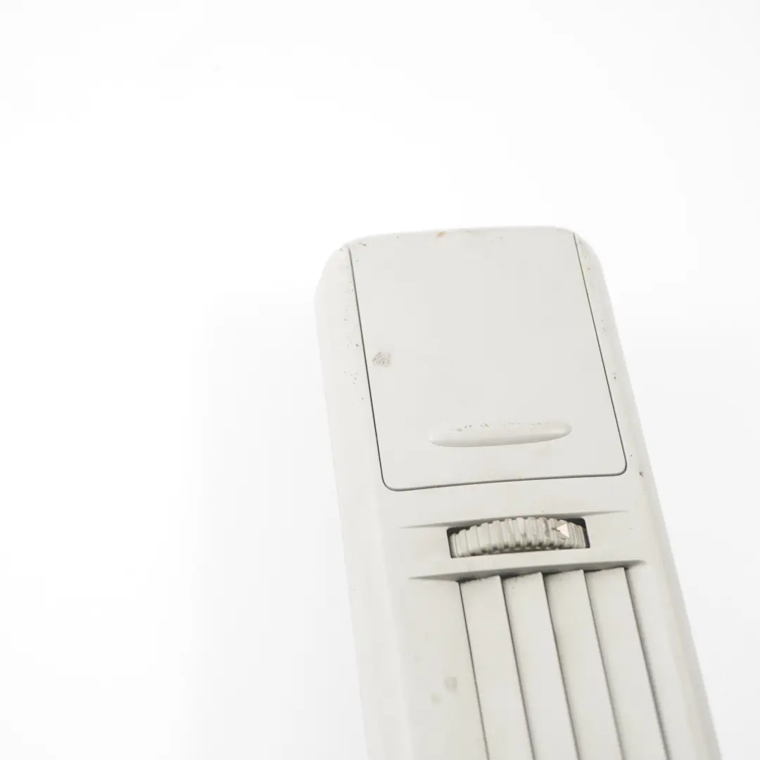 Griglia di aerazione destra tetto Ugello Grigio per Mercedes Vito W639 con numero di parte A6398302054 Mercedes Vito W639 Griglia di aerazione destra tetto Ugello Grigio - SKU A6398302054 - Numero di parte A6398302054