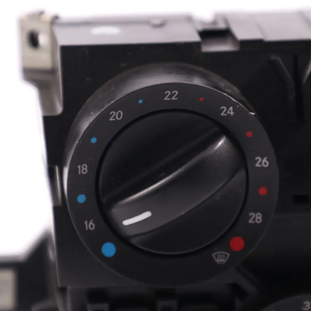 Climatizador Unidad Control Panel Interruptores para Mercedes W639 AC con número de pieza A6398302085 Mercedes W639 AC Climatizador Unidad Control Panel Interruptores - SKU A6398302085 - Número de pieza A6398302085