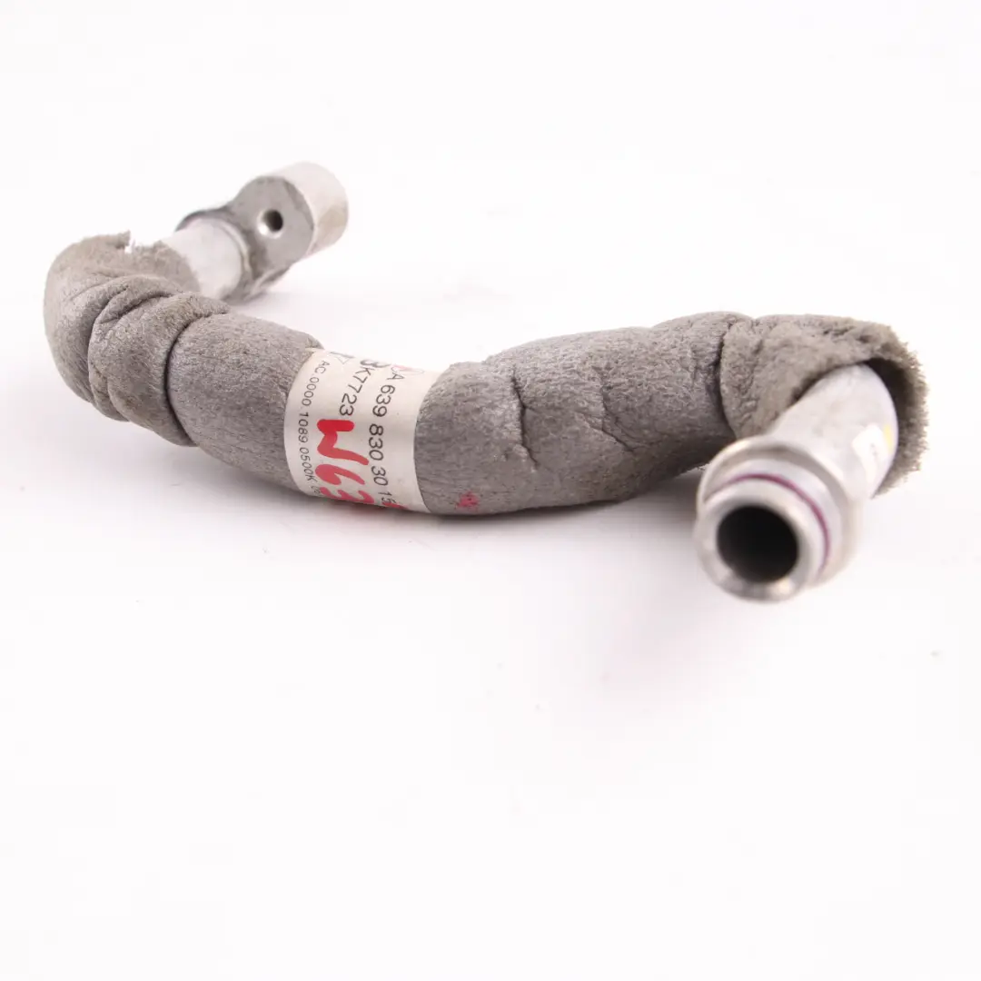 Przewód Wąż Czynnika Klimatyzacji do Mercedes Vito Viano W639 o numerze A6398303015 Mercedes Vito Viano W639 Przewód Wąż Czynnika Klimatyzacji - SKU A6398303015 - Numer Części A6398303015