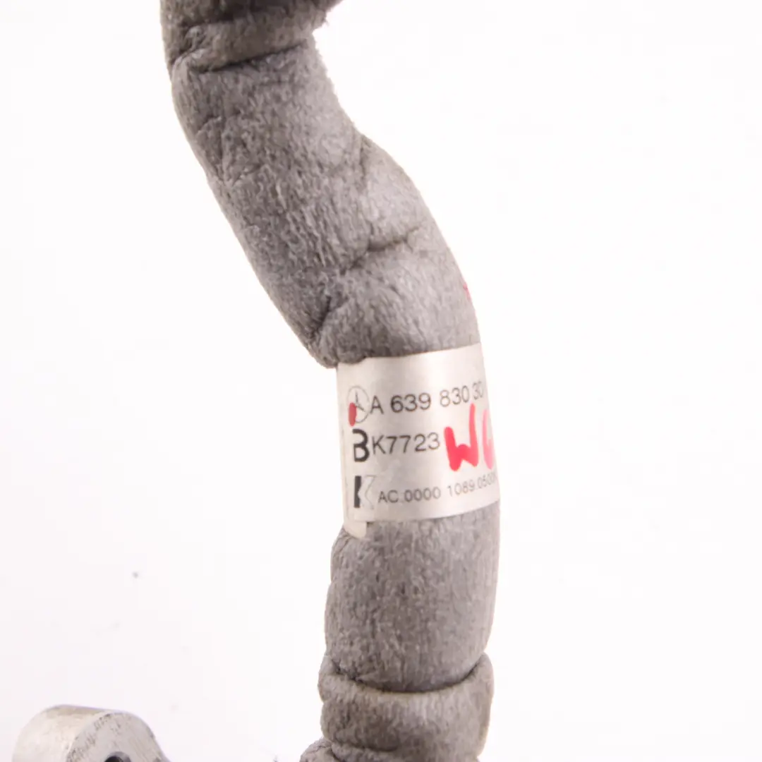 Przewód Wąż Czynnika Klimatyzacji do Mercedes Vito Viano W639 o numerze A6398303015 Mercedes Vito Viano W639 Przewód Wąż Czynnika Klimatyzacji - SKU A6398303015 - Numer Części A6398303015