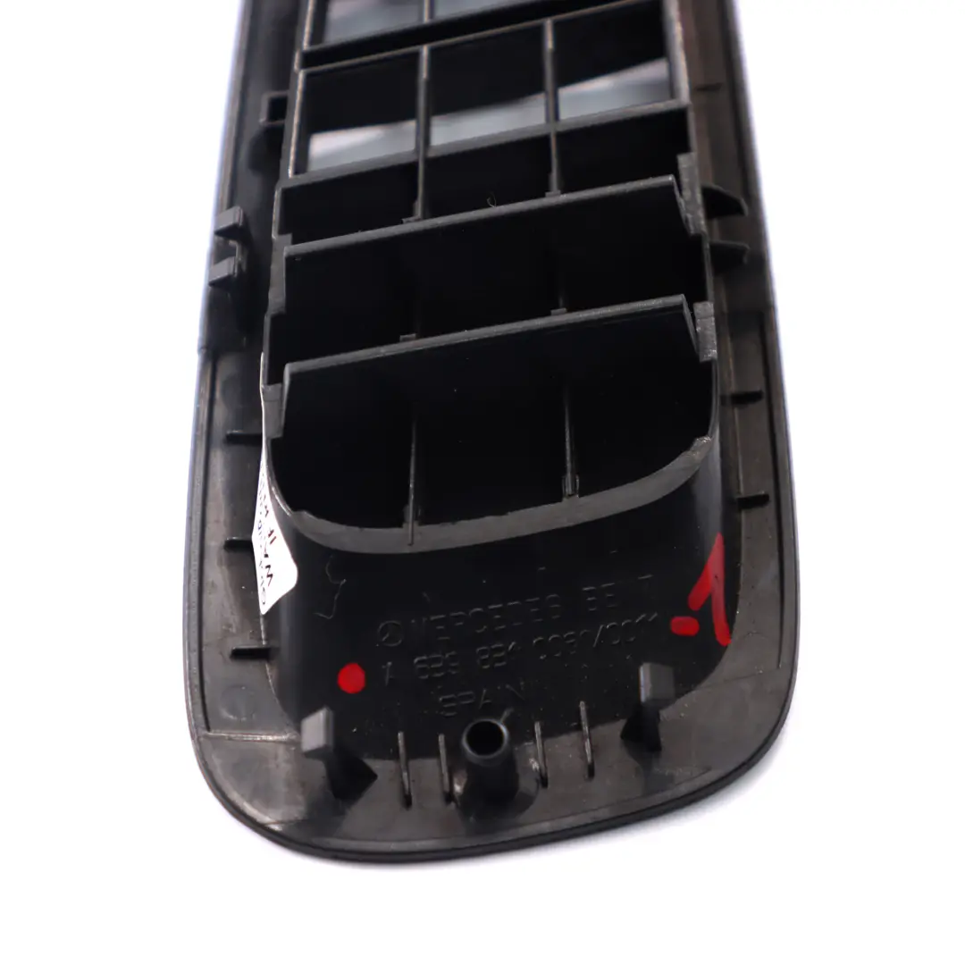 Salpicadero Izquierdo Rejilla Rejilla Aire para Mercedes Vito W639 con número de pieza A6398310060 Mercedes Vito W639 Salpicadero Izquierdo Rejilla Rejilla Aire - SKU A6398310060-1 - Número de pieza A6398310060