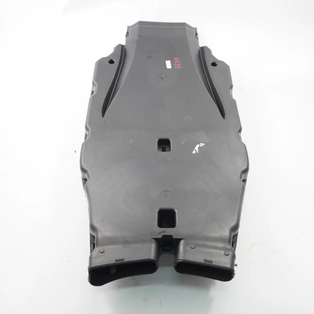  Conduit d'air Mercedes Vito W639 Ventilation de l'habitacle du plancher avant - SKU A6398310173 - Numéro de pièce A6398310173