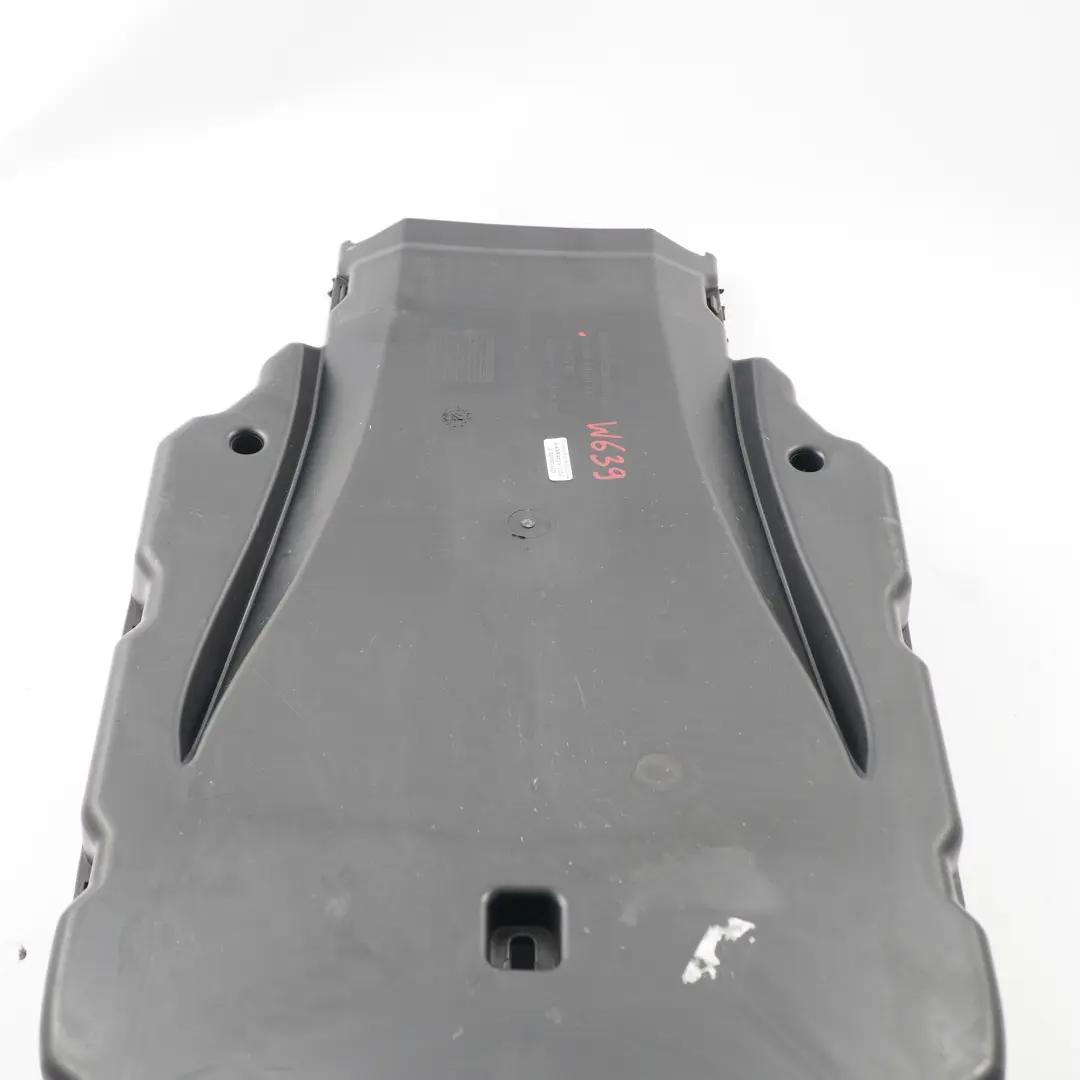  Conduit d'air Mercedes Vito W639 Ventilation de l'habitacle du plancher avant - SKU A6398310173 - Numéro de pièce A6398310173