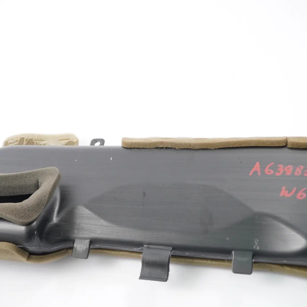 Canale Mercedes W639 Condotto aria tetto posteriore destro Sezione anteriore per con numero di parte A6398311445 Canale Mercedes W639 Condotto aria tetto posteriore destro Sezione anteriore - SKU A6398311445 - Numero di parte A6398311445