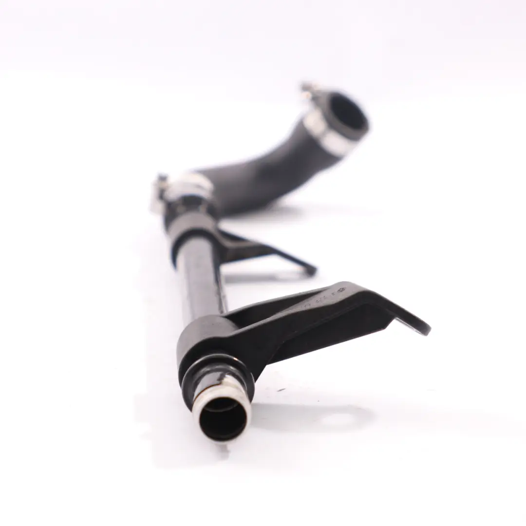 OM646 Tuyau d'eau Pompe refroidissement Ligne pour Mercedes Vito W639 à propos du numéro de pièce A6398326423 Mercedes Vito W639 OM646 Tuyau d'eau Pompe refroidissement Ligne - SKU A6398326423 - Numéro de pièce A6398326423