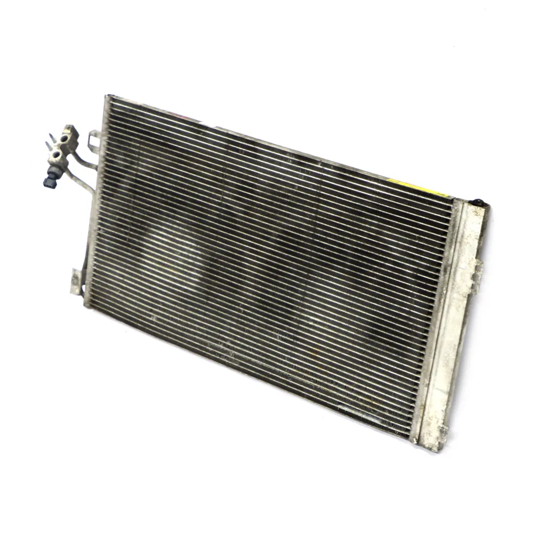 Climatisation Refroidissement Radiateur Condenseur A/C pour Mercedes W639 à propos du numéro de pièce A6398350270 Mercedes W639 Climatisation Refroidissement Radiateur Condenseur A/C - SKU A6398350270 - Numéro de pièce A6398350270