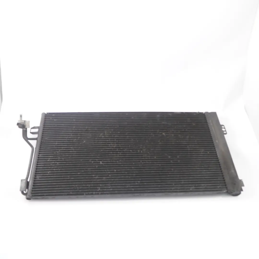 Acondicionado Refrigeración Radiador Condensador A/C para Mercedes W639 con número de pieza A6398350800 Mercedes W639 Acondicionado Refrigeración Radiador Condensador A/C - SKU A6398350800 - Número de pieza A6398350800