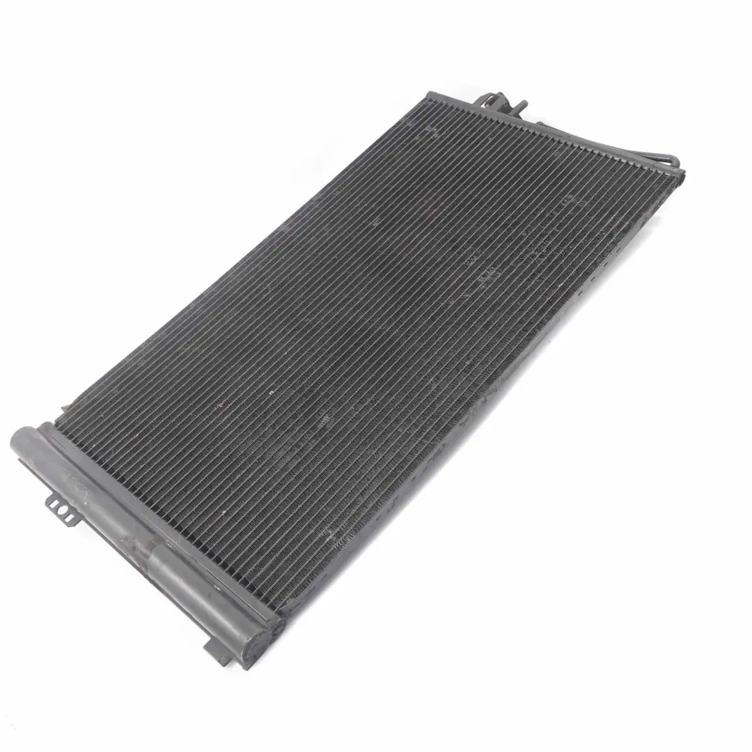 Acondicionado Refrigeración Radiador Condensador A/C para Mercedes W639 con número de pieza A6398350800 Mercedes W639 Acondicionado Refrigeración Radiador Condensador A/C - SKU A6398350800 - Número de pieza A6398350800