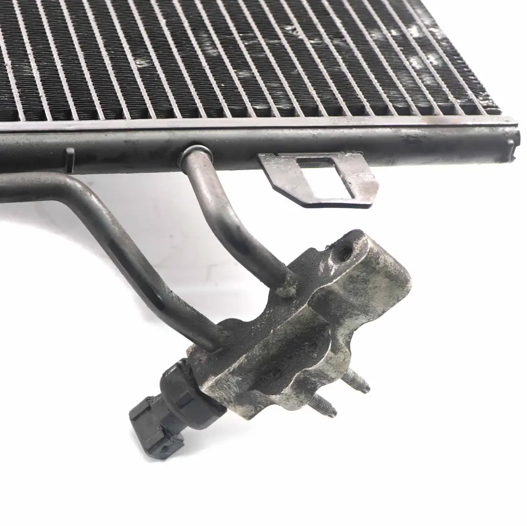 Climatisation Refroidissement Radiateur Condenseur A/C pour Mercedes W639 à propos du numéro de pièce A6398350800 Mercedes W639 Climatisation Refroidissement Radiateur Condenseur A/C - SKU A6398350800 - Numéro de pièce A6398350800