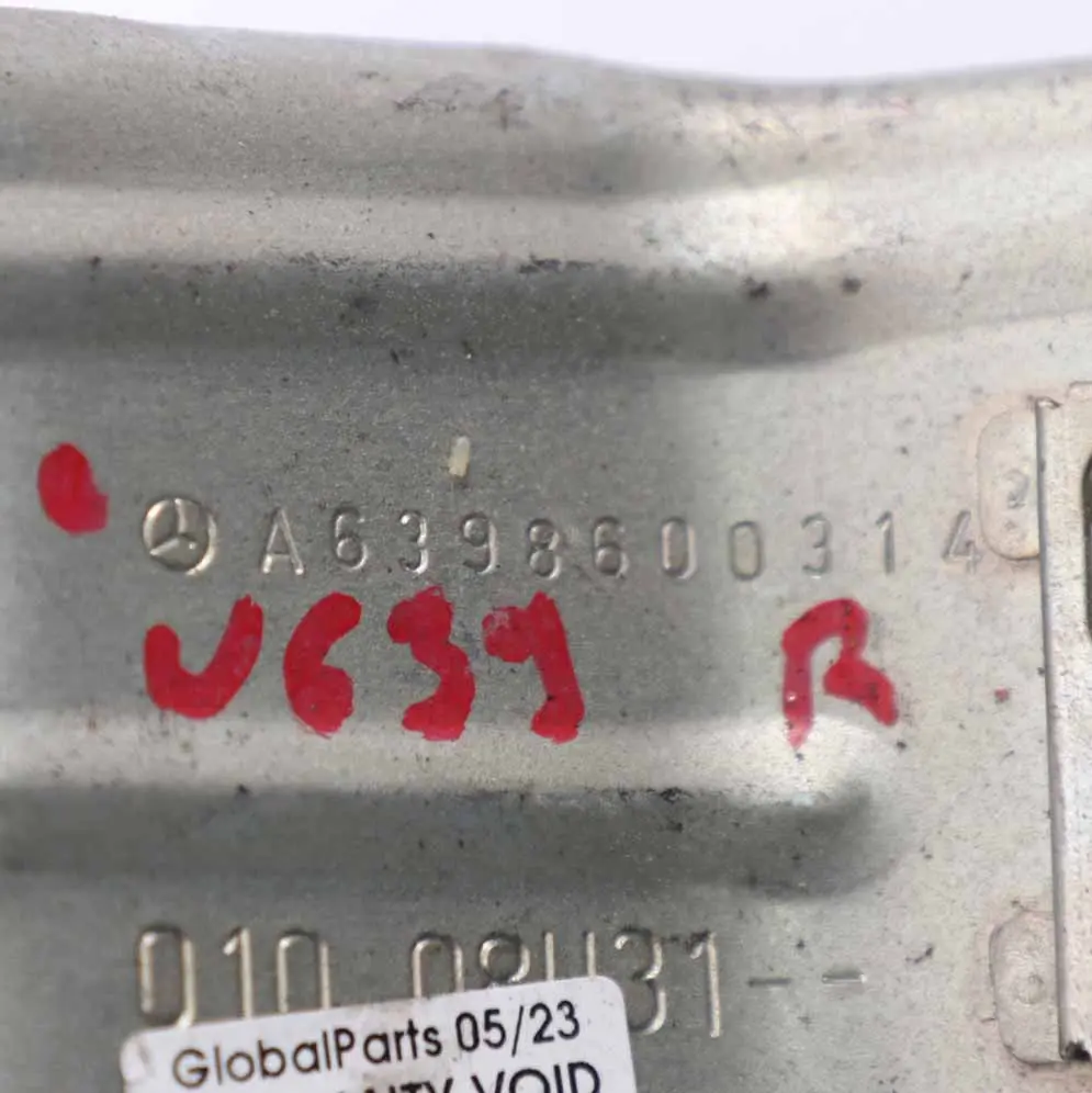 Mocowanie Podsufitki Prawe do Mercedes Vito W639 o numerze A6398600314 Mercedes Vito W639 Mocowanie Podsufitki Prawe - SKU A6398600314 - Numer Części A6398600314