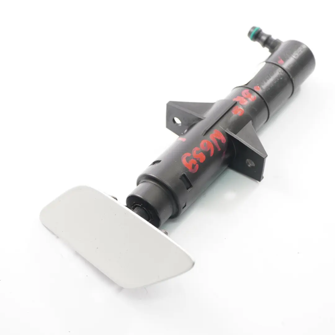 Dysza Spryskiwacza Reflektora Lewa Brilliant Silver - 9744 do Mercedes W639 o numerze A6398600547 Mercedes W639 Dysza Spryskiwacza Reflektora Lewa Brilliant Silver - 9744 - SKU A6398600547-BRS1 - Numer Części A6398600547