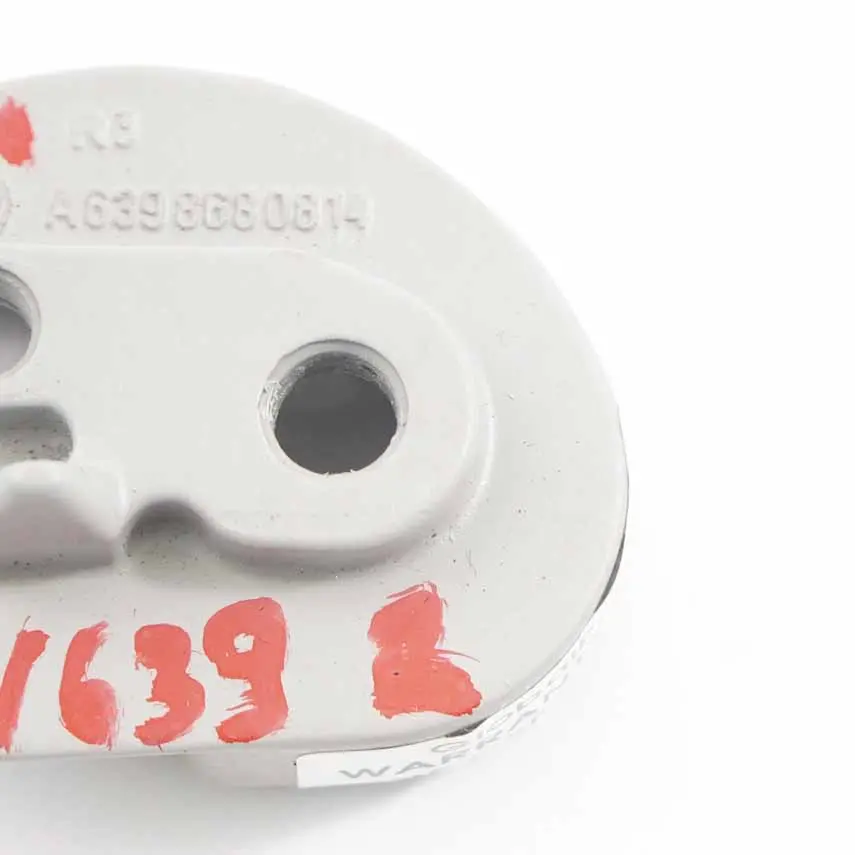 Gancho de Equipaje Ojo Clip Montaje Soporte Derecho para Mercedes Vito W639 Cargo con número de pieza A6398680814 Mercedes Vito W639 Cargo Gancho de Equipaje Ojo Clip Montaje Soporte Derecho - SKU A6398680814 - Número de pieza A6398680814