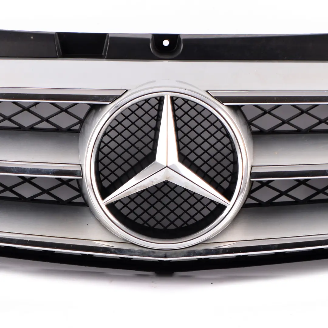 Capó Rejilla Delantera Radiador Trim Panel Plata Cromo para Mercedes Vito W639 con número de pieza A6398800083 Mercedes Vito W639 Capó Rejilla Delantera Radiador Trim Panel Plata Cromo - SKU A6398800083 - Número de pieza A6398800083