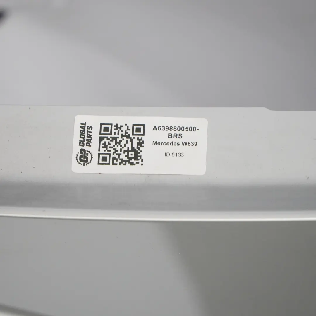 Panel ala Delantero Derecho Fender Brilliant Silver - 9477 para Mercedes Vito W639 con número de pieza A6398800500 Mercedes Vito W639 Panel ala Delantero Derecho Fender Brilliant Silver - 9477 - SKU A6398800500-BRS - Número de pieza A6398800500