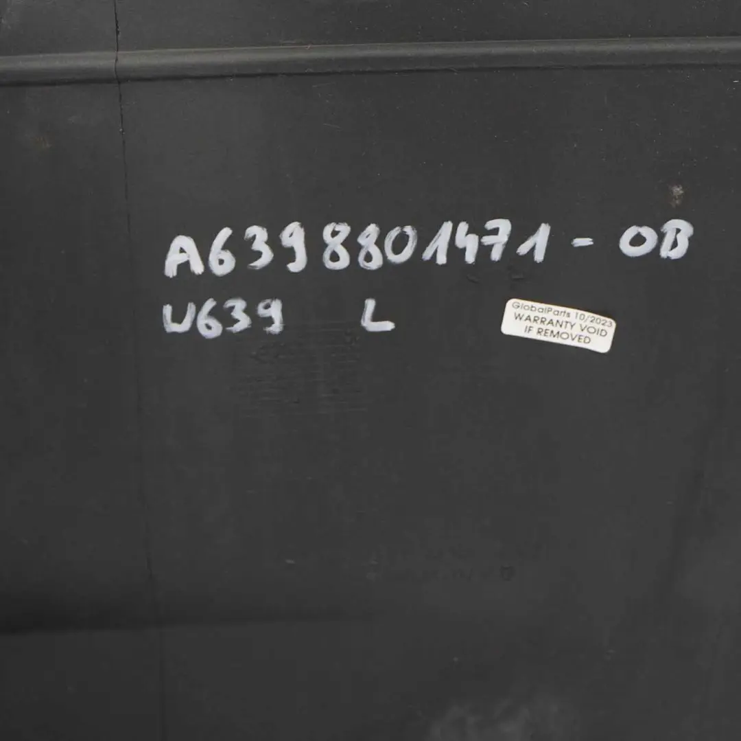 Stoßstange hinten links Eckverkleidung Obsidian Schwarz - 197 für Mercedes Vito W639 mit Teilenummer A6398801471 Mercedes Vito W639 Stoßstange hinten links Eckverkleidung Obsidian Schwarz - 197 - SKU A6398801471-OB - Teilenummer A6398801471