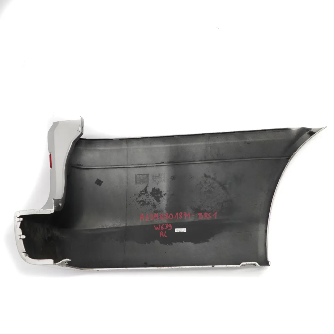 pare-chocs arrière gauche Brilliant Silver - 9744 pour Mercedes Vito W639 à propos du numéro de pièce A6398801871 Mercedes Vito W639 pare-chocs arrière gauche Brilliant Silver - 9744 - SKU A6398801871-BRS1 - Numéro de pièce A6398801871