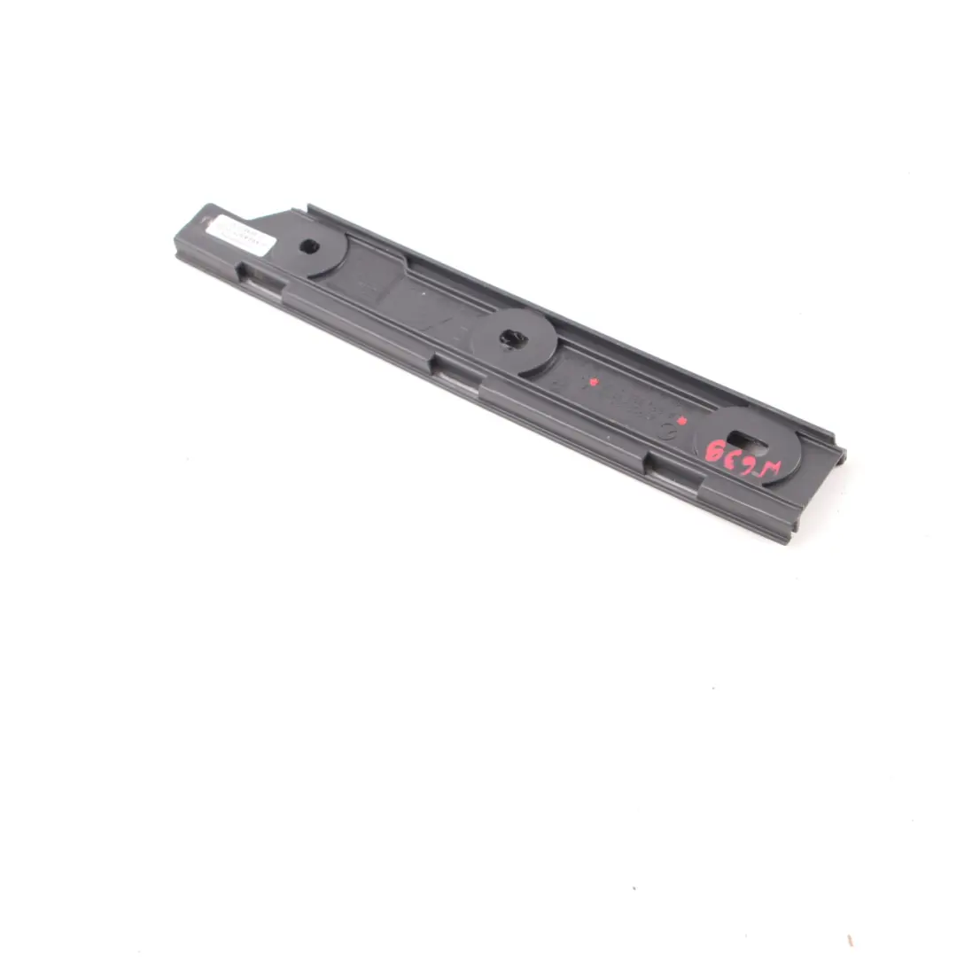 Parachoques Trasero Estribo Izquierdo Montaje Tira para Mercedes Vito Viano W639 con número de pieza A6398850156 Mercedes Vito Viano W639 Parachoques Trasero Estribo Izquierdo Montaje Tira - SKU A6398850156 - Número de pieza A6398850156