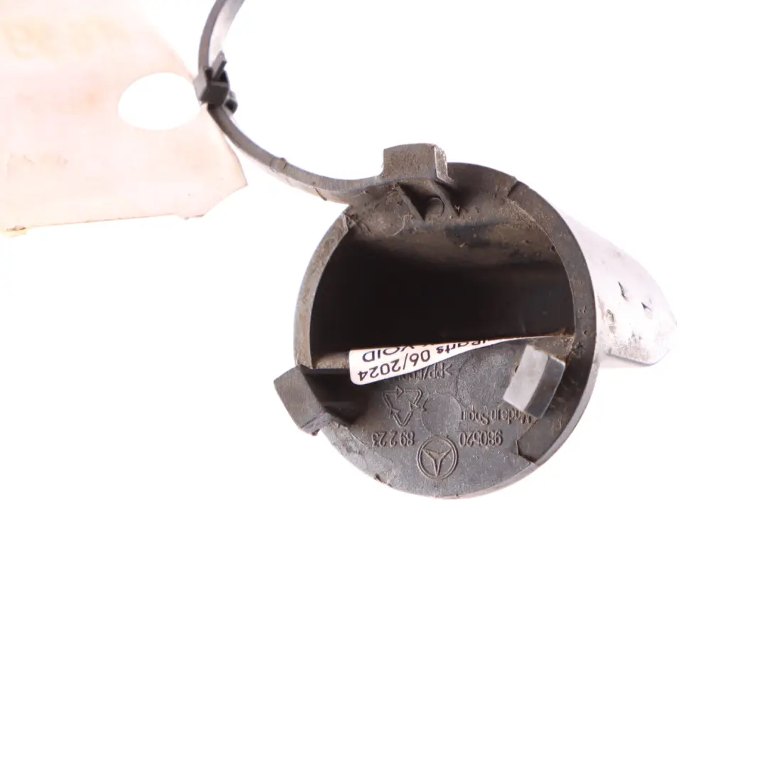 Osłona Haka Holowniczego do Mercedes W639 o numerze A6398850226 Mercedes W639 Osłona Haka Holowniczego - SKU A6398850226-FLG - Numer Części A6398850226