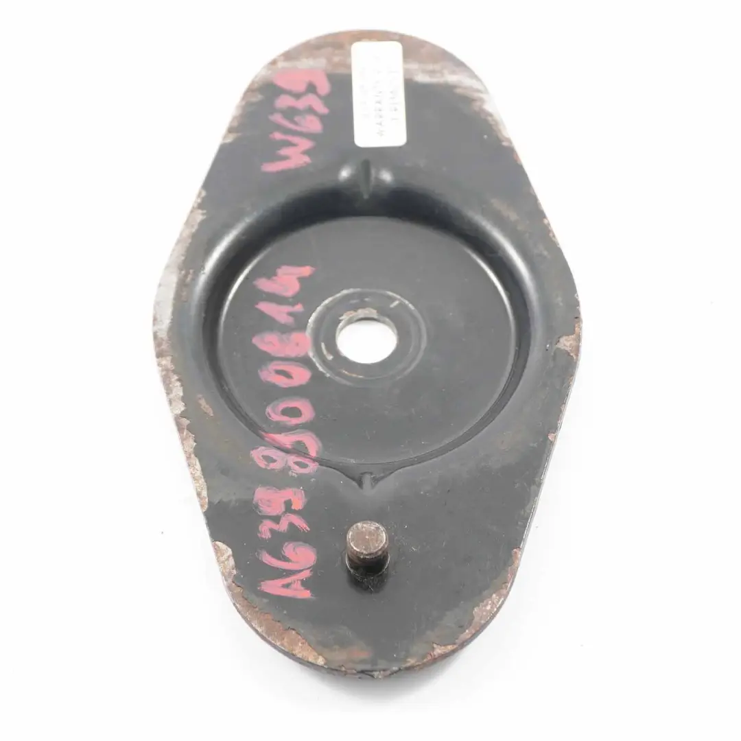 Staffa ruota scorta Mercedes W639 W447 Supporto montaggio per con numero di parte A6398900814 Staffa ruota scorta Mercedes W639 W447 Supporto montaggio - SKU A6398900814 - Numero di parte A6398900814