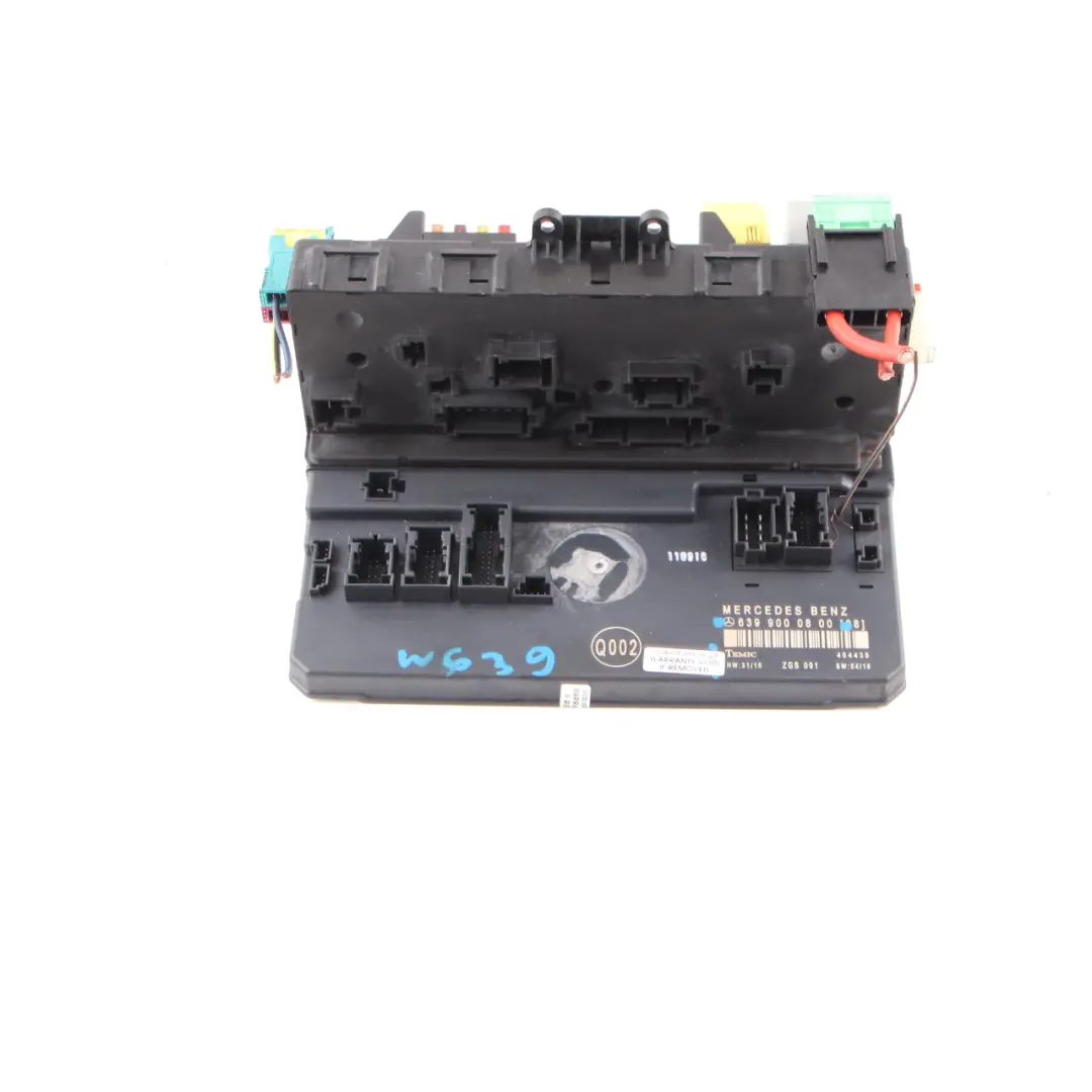 Fuse Box Relay Control Unit Front SAM Module to Mercedes Vito W639 with Part number A6399000800 Mercedes Vito W639 Fuse Box Relay Control Unit Front SAM Module - SKU A6399000800 - Part number A6399000800