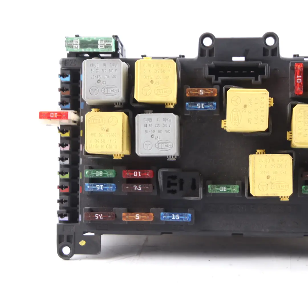 Boîte à fusibles contrôle des relais Module SAM avant pour Mercedes W639 à propos du numéro de pièce A6399000800 Mercedes W639 Boîte à fusibles contrôle des relais Module SAM avant - SKU A6399000800 - Numéro de pièce A6399000800