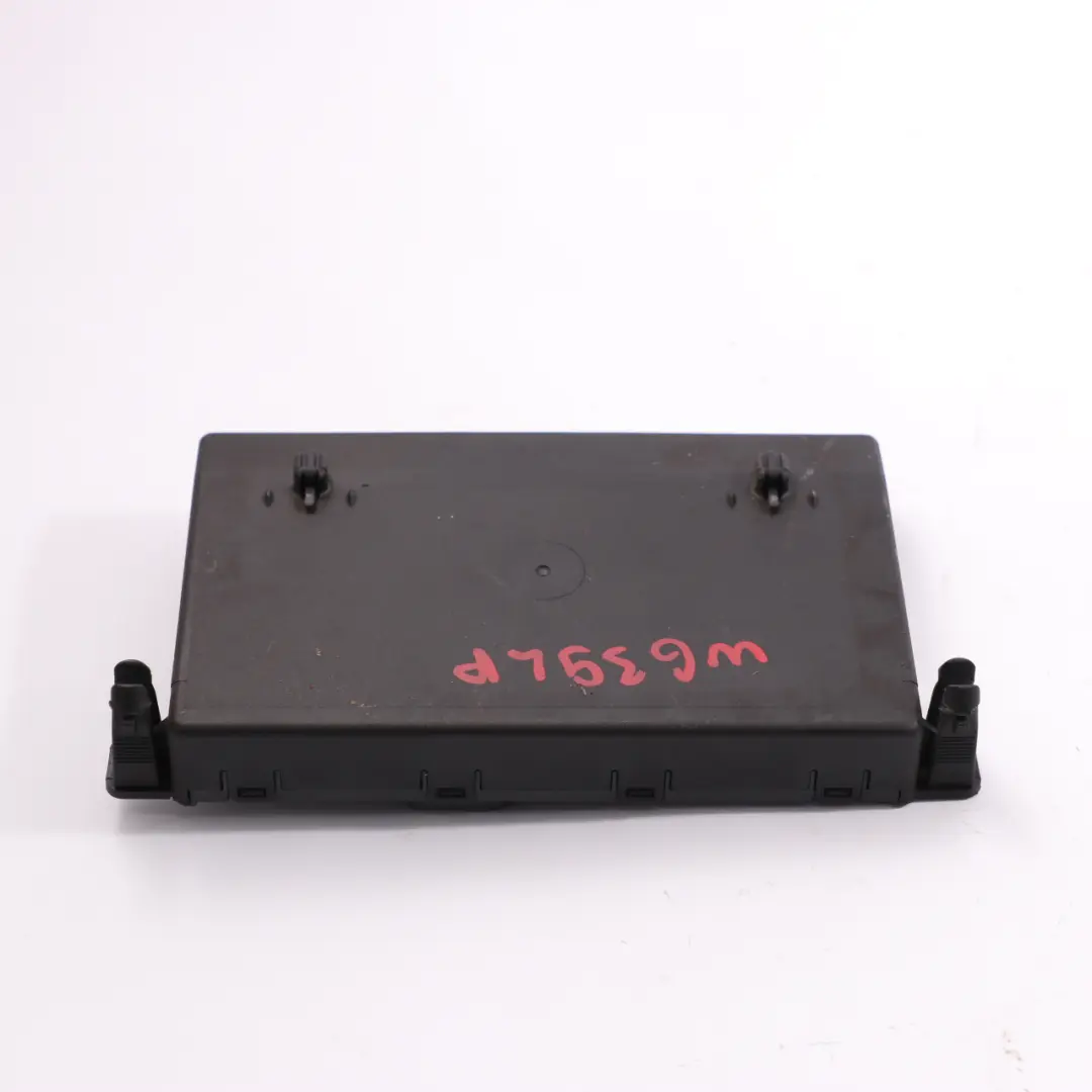 Door Module Front Left N/S Control Unit ECU to Mercedes Vito W639 with Part number A6399002900 Mercedes Vito W639 Door Module Front Left N/S Control Unit ECU - SKU A6399002900 - Part number A6399002900