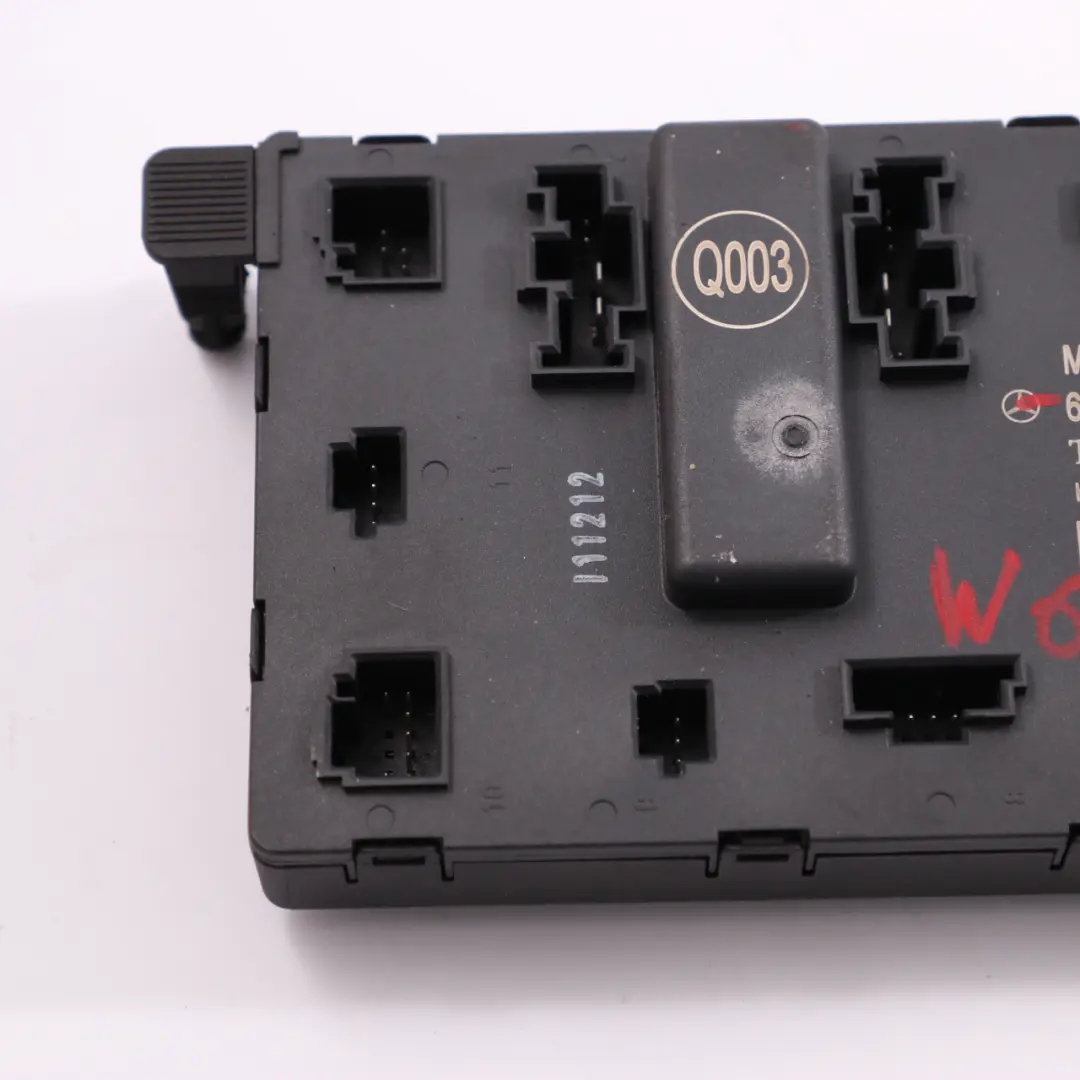 Door Module Front Left N/S Control Unit ECU to Mercedes Vito W639 with Part number A6399002900 Mercedes Vito W639 Door Module Front Left N/S Control Unit ECU - SKU A6399002900 - Part number A6399002900