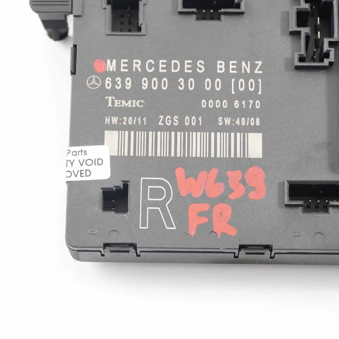 Mercedes W639 Puerta Delantera Derecha Unidad De Control Modulo ECU - SKU A6399003000 - Número de pieza A6398201226