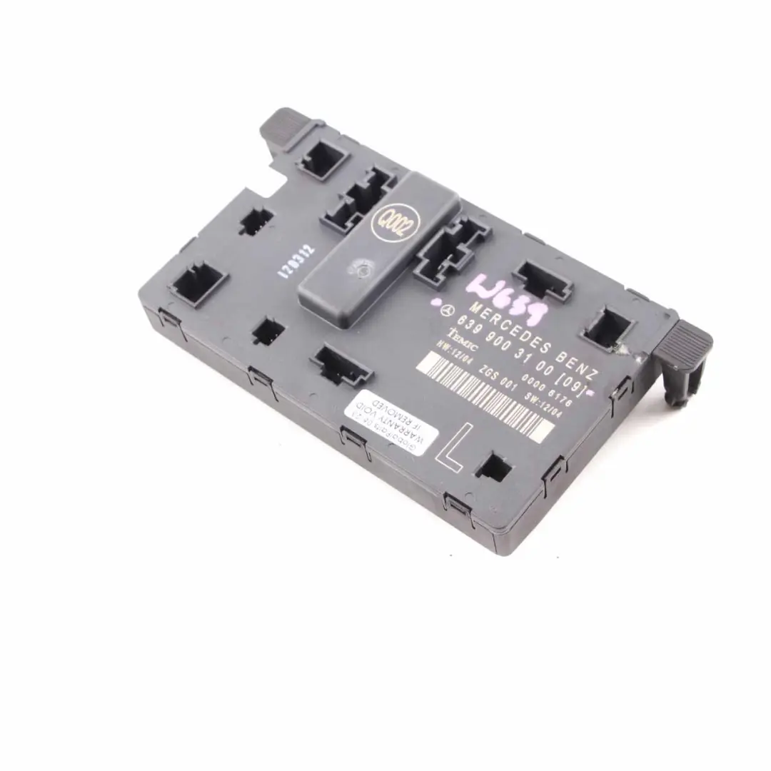 Module de porte avant gauche Unité contrôle ECU pour Mercedes Vito W639 à propos du numéro de pièce A6399003100 Mercedes Vito W639 Module de porte avant gauche Unité contrôle ECU - SKU A6399003100 - Numéro de pièce A6399003100