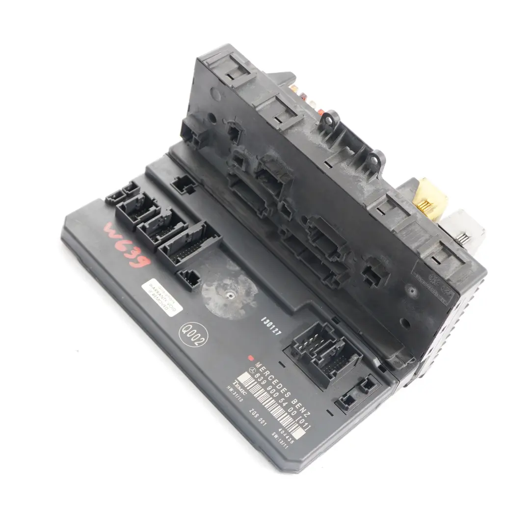 Scatola Fusibili Elettrico Controllo Relè SAM per Mercedes Vito W639 con numero di parte A6399005400 Mercedes Vito W639 Scatola Fusibili Elettrico Controllo Relè SAM - SKU A6399005400 - Numero di parte A6399005400