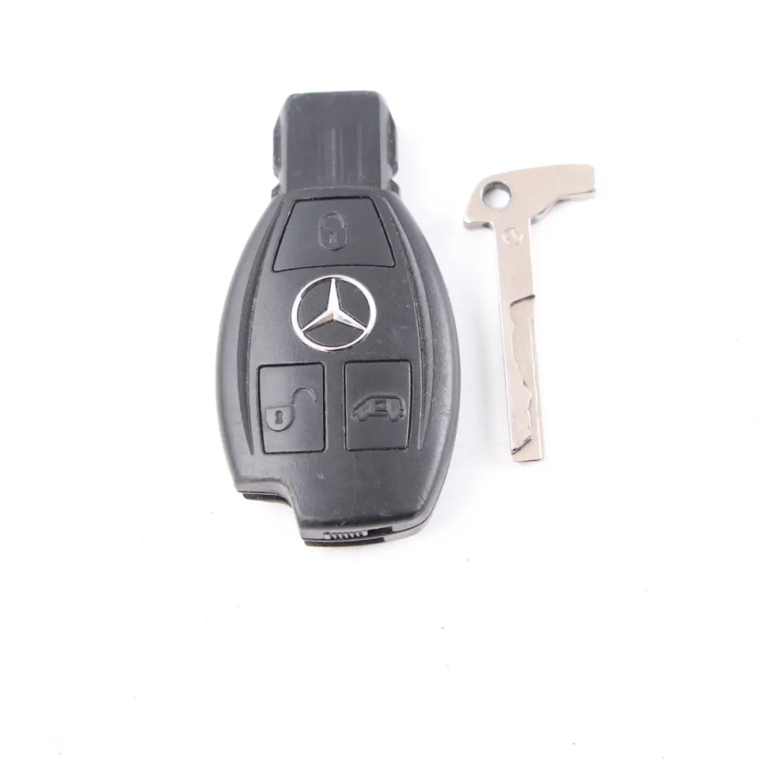 Zündschloss Steuergerät Mit Schlüssel für Mercedes Vito W639 mit Teilenummer A6399007100 Mercedes Vito W639 Zündschloss Steuergerät Mit Schlüssel - SKU A6399007100 - Teilenummer A6399007100
