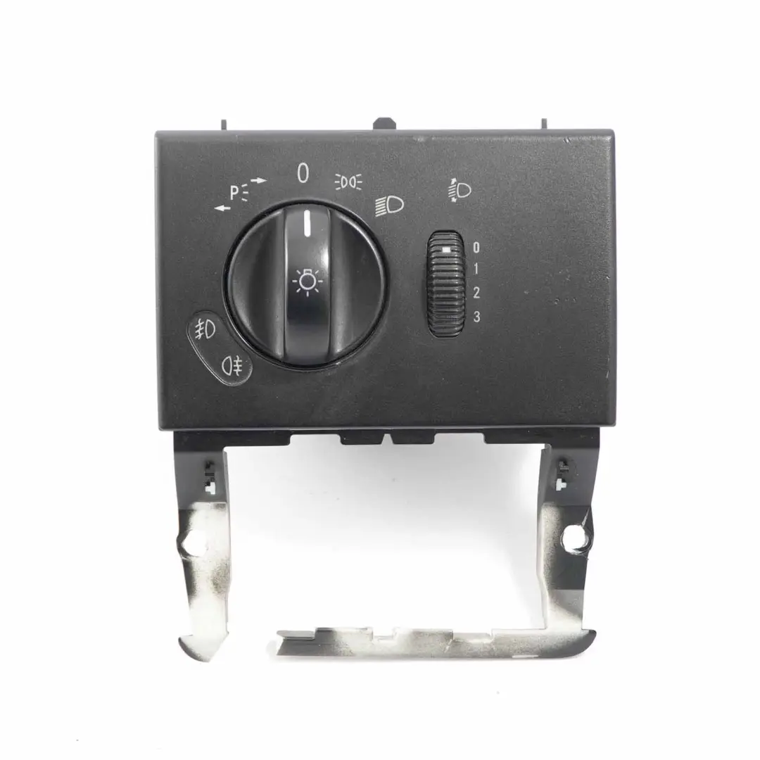 Unidad De Interruptor De Faros Boton Pomo para Mercedes Vito Viano W639 con número de pieza A6399050000 Mercedes Vito Viano W639 Unidad De Interruptor De Faros Boton Pomo - SKU A6399050000 - Número de pieza A6399050000
