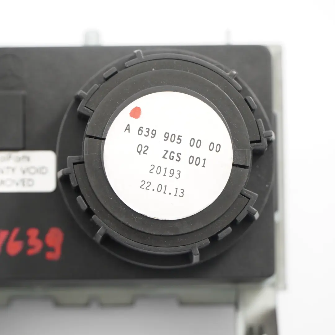 Mercedes Vito Viano W639 Unidad De Interruptor De Faros Boton Pomo - SKU A6399050000 - Número de pieza A6399050000