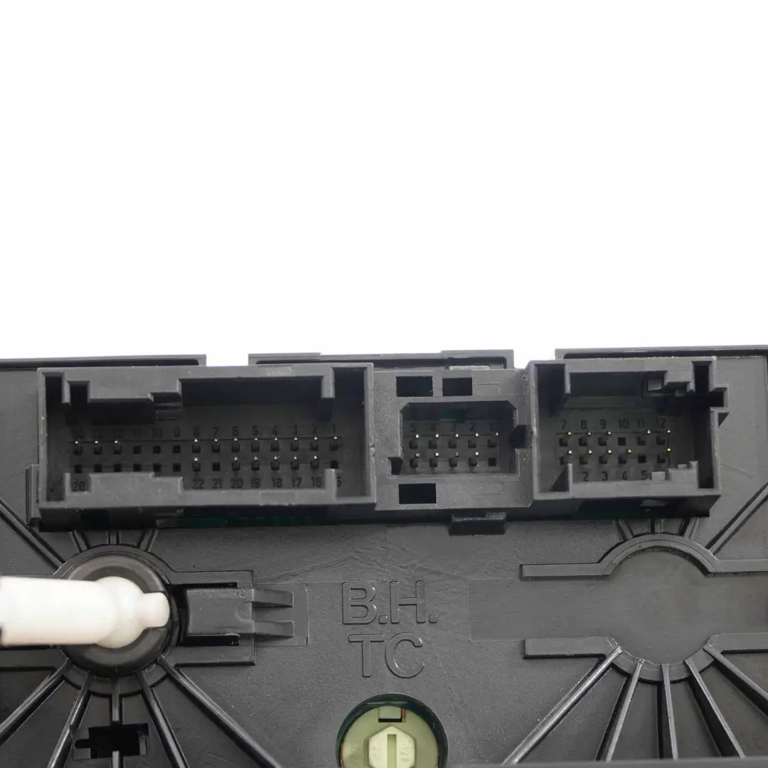 Unidad Aire Acondicionado Interruptores Control para Mercedes Vito W639 con número de pieza A6399061300 Mercedes Vito W639 Unidad Aire Acondicionado Interruptores Control - SKU A6399061300 - Número de pieza A6399061300