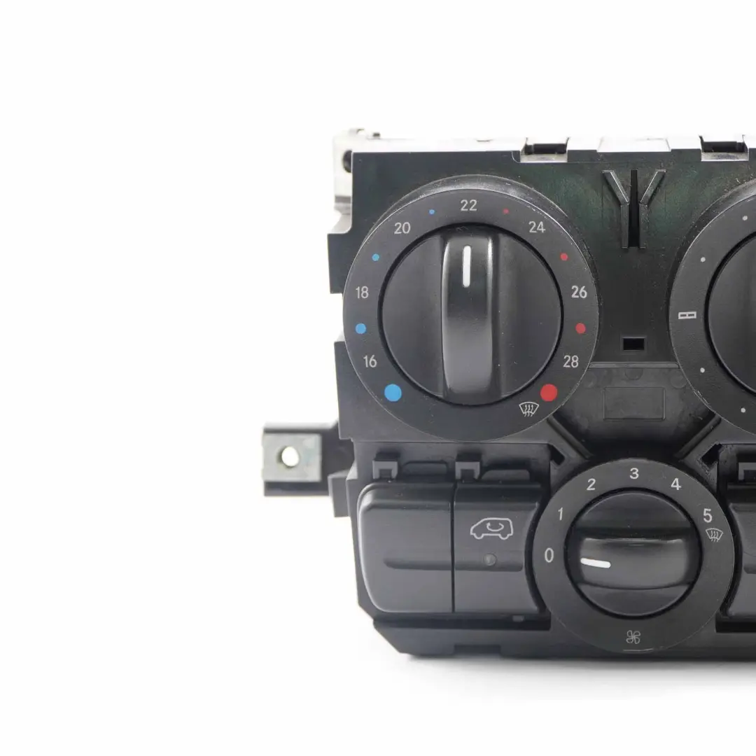 Unidad Aire Acondicionado Interruptores Control para Mercedes Vito W639 con número de pieza A6399061300 Mercedes Vito W639 Unidad Aire Acondicionado Interruptores Control - SKU A6399061300 - Número de pieza A6399061300