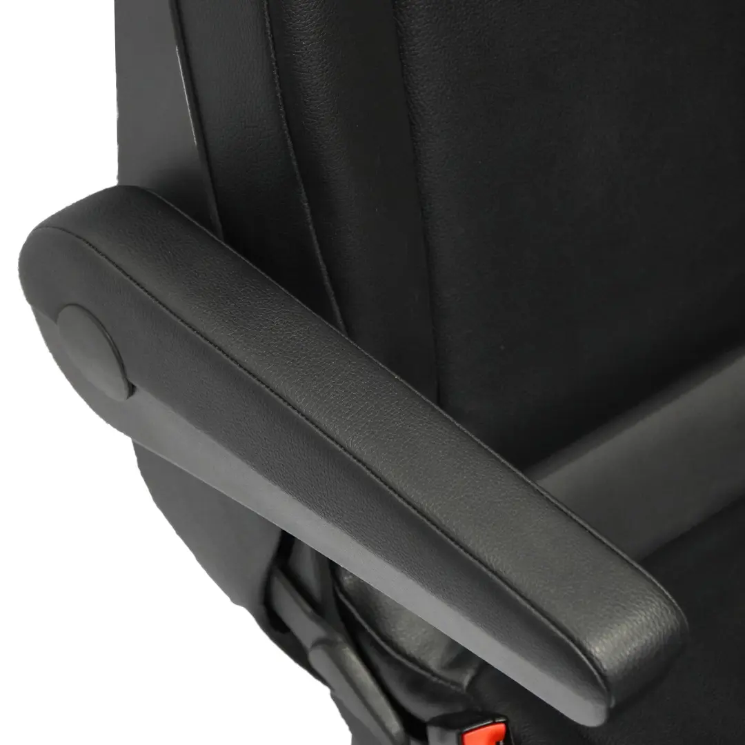 Asientos Traseros Tres Plazas Banco Derecho Parte O/S Cuero Lujo para Mercedes W639 con número de pieza A6399507605 Mercedes W639 Asientos Traseros Tres Plazas Banco Derecho Parte O/S Cuero Lujo - SKU A6399507605 - Número de pieza A6399507605