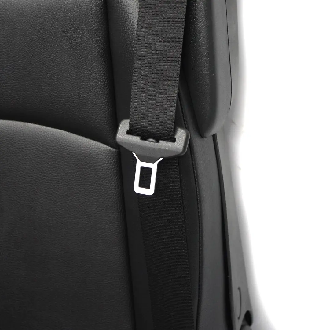 Sièges arrière Banquette trois places Partie droite Cuir de luxe pour Mercedes W639 à propos du numéro de pièce A6399507605 Mercedes W639 Sièges arrière Banquette trois places Partie droite Cuir de luxe - SKU A6399507605 - Numéro de pièce A6399507605