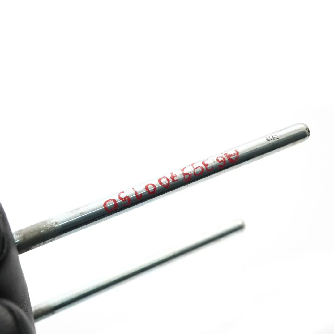 Poggiatesta Anteriore Sinistro Destro Tessuto Panno Nero per Mercedes Vito W639 con numero di parte A6399700150 Mercedes Vito W639 Poggiatesta Anteriore Sinistro Destro Tessuto Panno Nero - SKU A6399700150 - Numero di parte A6399700150