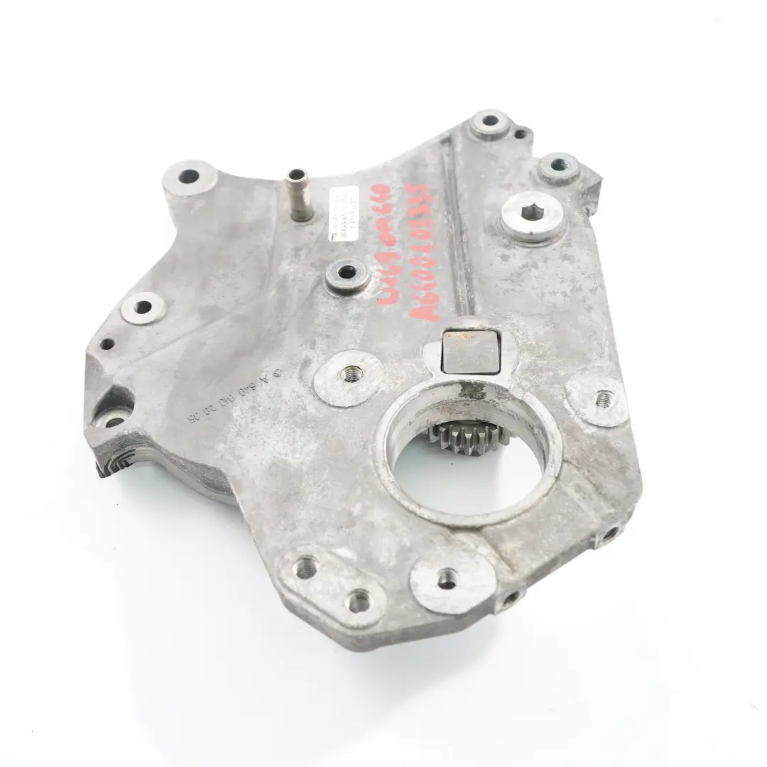 Couvercle support Mercedes W169 W245 Diesel OM640 Boîtier Moteur A6400102035 pour à propos du numéro de pièce A6400102335 Couvercle support Mercedes W169 W245 Diesel OM640 Boîtier Moteur A6400102035 - SKU A6400102335 - Numéro de pièce A6400102335